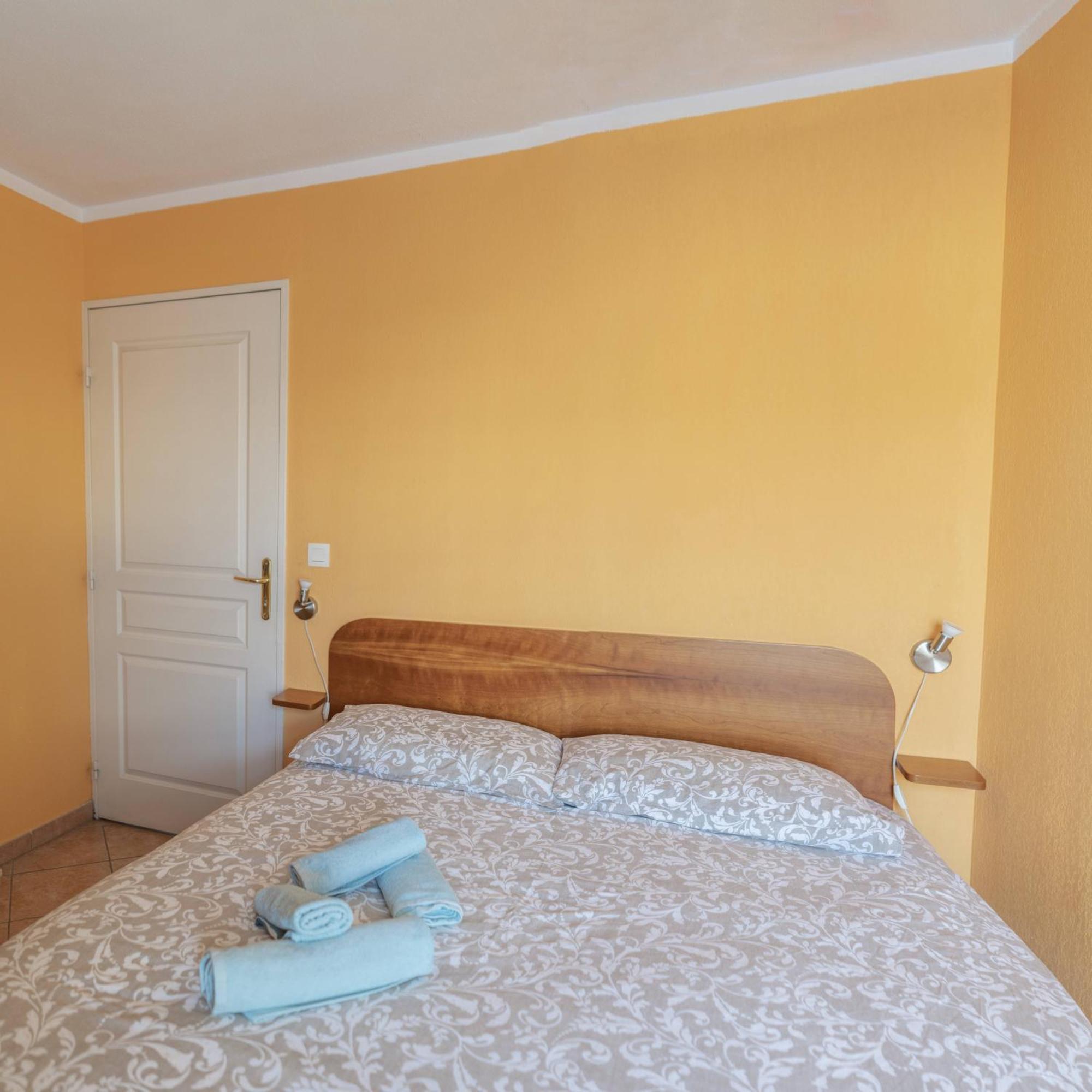 La Petit Maisonette De Manu Cannes Exteriör bild